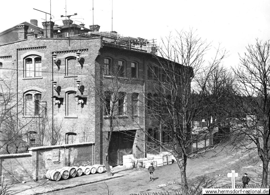 Das 1. Freiluftversuchsfeld von 1901 - 1907 auf dem Dach.