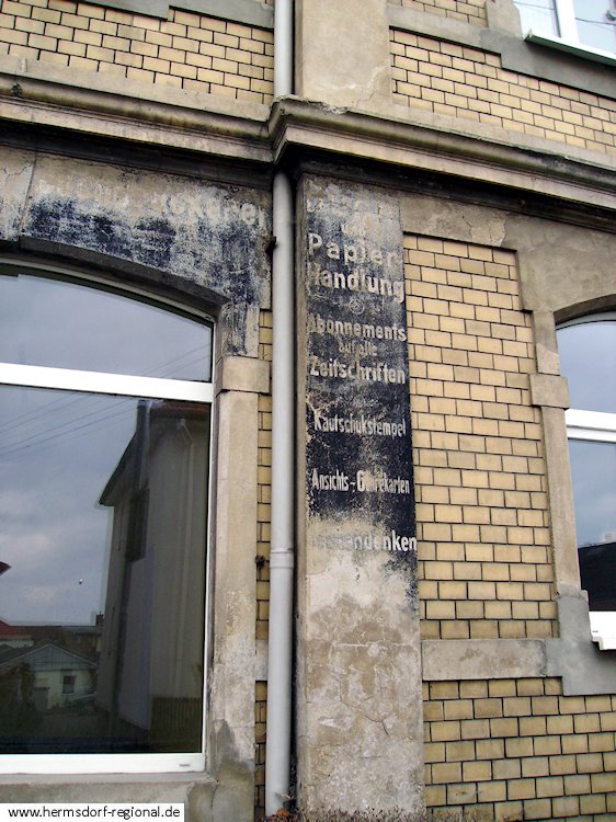 Inschriften am Haus von Richard Klare, heute noch zu erkennen.