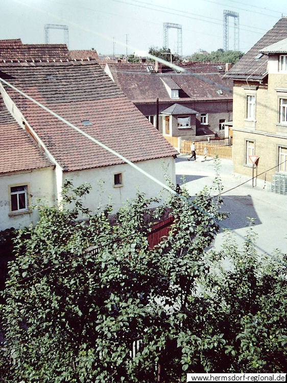 Blick vom Balkon des Hauses in die Bergstraße
