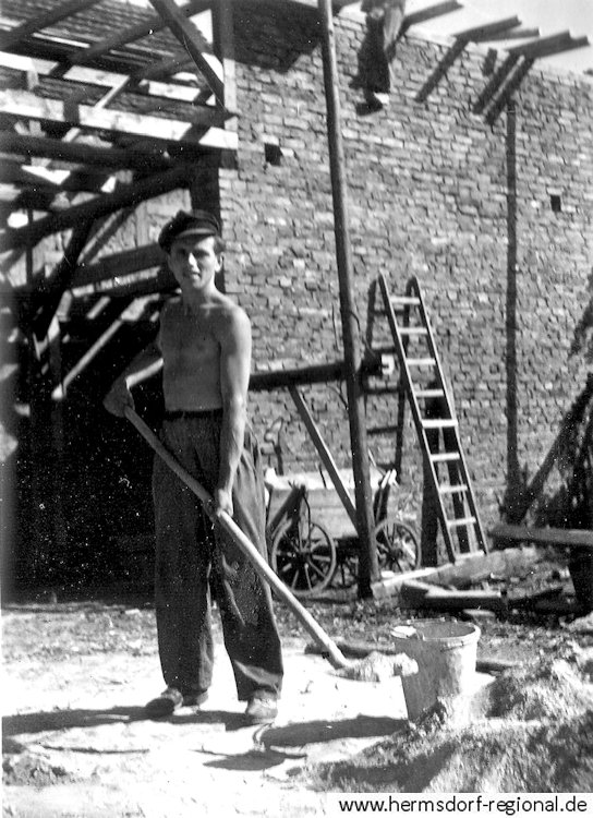 Erweiterungsbau 1949 - Günter Plötner bei der Arbeit.