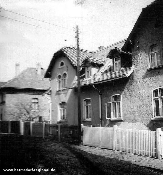 Das im Jahr 1912 erbaute Haus - Lessingstraße heute Nr. 5 (links) und 3 (rechts).