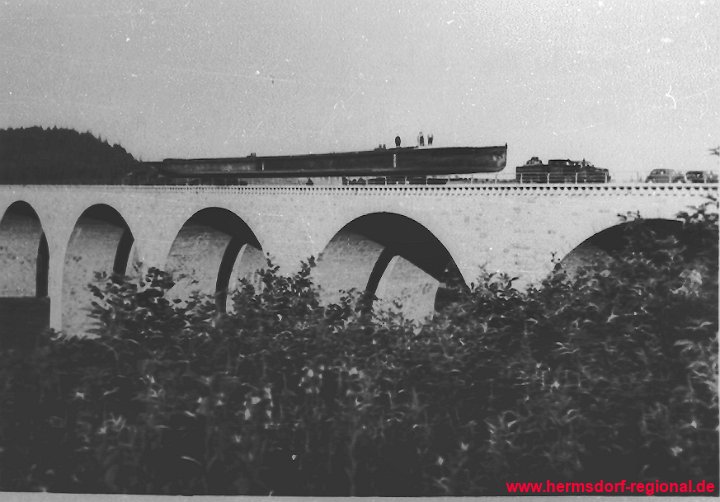 1942-43 Schiffstransporte - hier auf der Saalebrücke vor Hirschberg