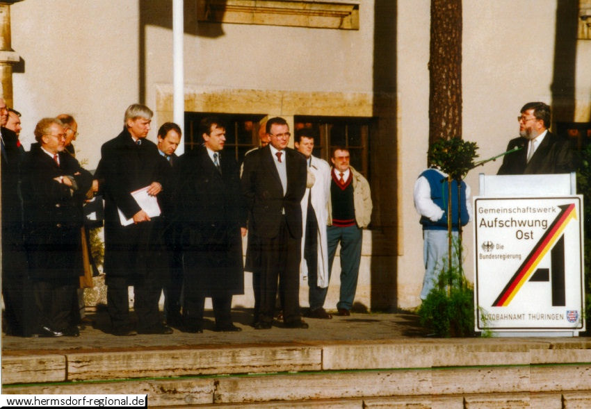 Am Mittwoch, dem 15.12.1992 erfolgte durch den damailgen Bundesverkehrsminister die Verkehrsfreigabe des rekonstruierten Hermsdorfer Kreuzes. 