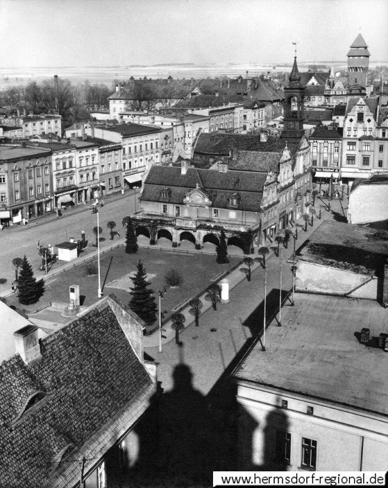 Blick auf Kreuzburg 1940 vom Turm der evangelischen Kirche (Schatten im Vordergrund). 