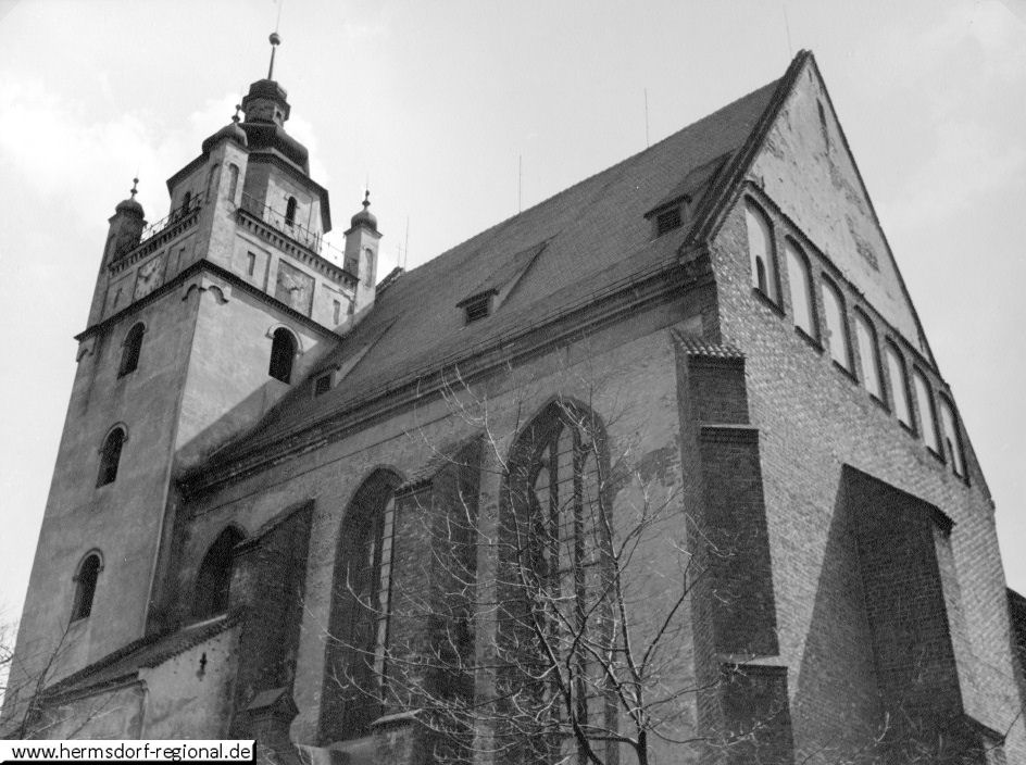 Die mit der Familiengeschichte Speer verbundene evangelische Kirche 1940 in Kreuzburg. 