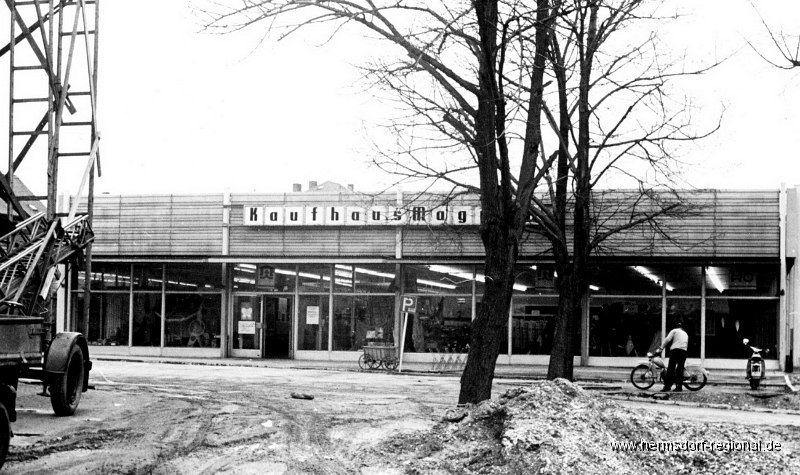 1973_Rathausplatz.jpg