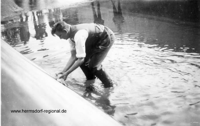 1928 Nach Saisonende wurde das Wasser abgelassen und die Fische abgefischt. Eigentümer war Familie Remme. 