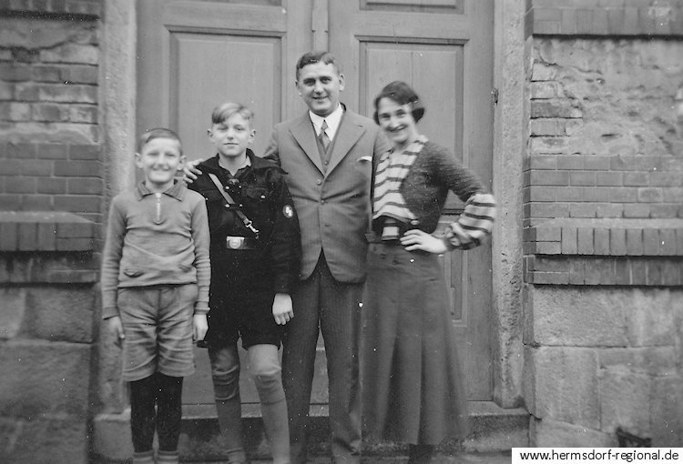 Aufnahme von Arthur Kipping mit seiner Frau Johanna sowie zwei Kindern.