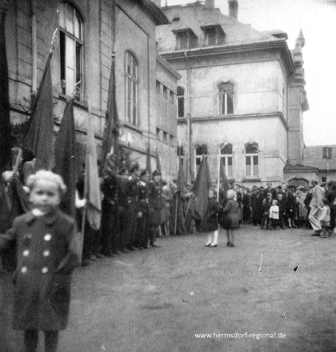 Kundgebung 1950 zum 5. Jahrestag der Deutschen Volkspolizei am Rathaus