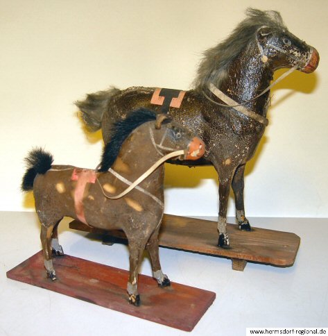 Kinderspielzeug aus Pappmaschee - Pferd und Ponny 
