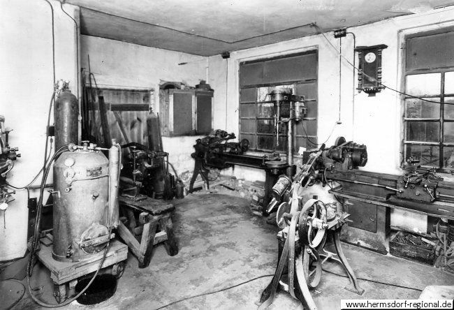 Foto 1947 - Schmiede als Anbau an die alte Werkstatt