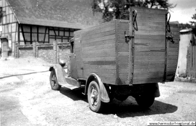 Foto um 1940 - Aufbau für Viehtransport