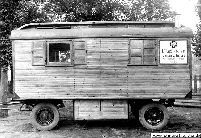 Foto um 1958: Wohnwagen für Straßen- und Tiefbau Max Zeise