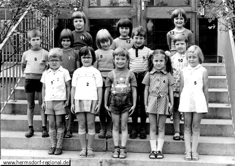 1976 Kindergartengruppe, zum Zuckertütenfest Kombi II - Erich-Weinert-Straße 