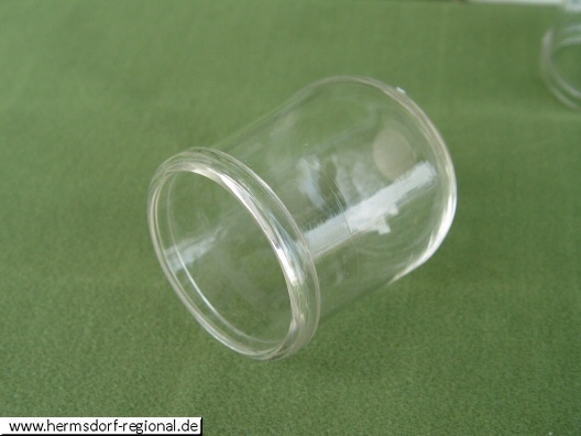 Schröpfglas - Es wurden teilweise bis zu 10 derartige Gläser gleichzeitig angewandt.