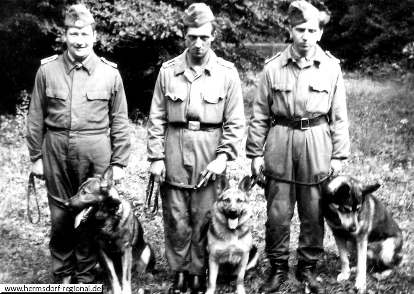 Hundestaffel VPKA Eisenberg - von links: Franz Herold - Karl-Heinz Elschner- Herbert Buchelt 