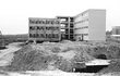 Die 2. POS Hermsdorf wurde 1970 / 1971 erbaut und am 01.09.1972 eröffnet. Rechts im Bild zu sehen der "Flachbau" die 4. POS. 