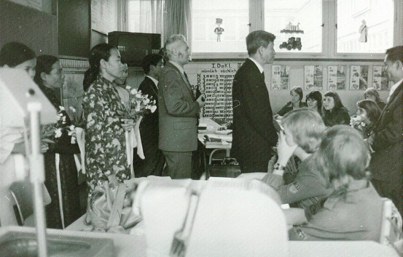 12.07.1977 Besuch des Volksbildungsministers und einer Deligation aus Vietnam. 