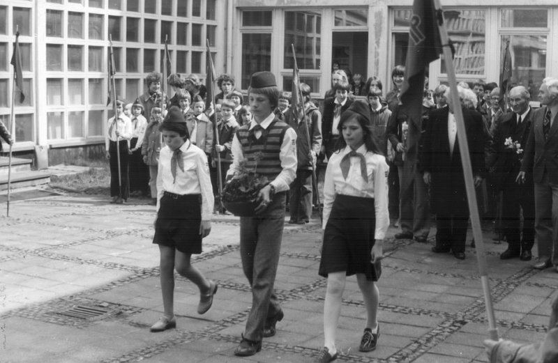 Erich Rochler, Freund und Mitsportler von Werner Seelenbinder besuchte im März 1980 die Schule. 