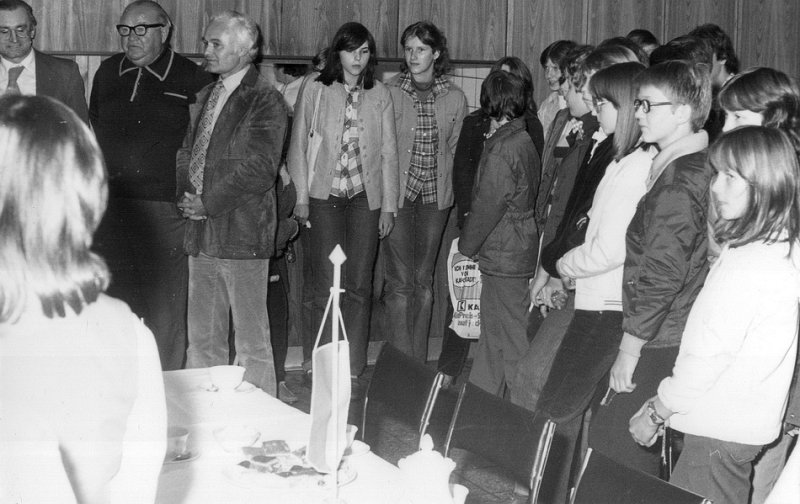Erich Rochler, Freund und Mitsportler von Werner Seelenbinder besuchte im März 1980 die Schule. 