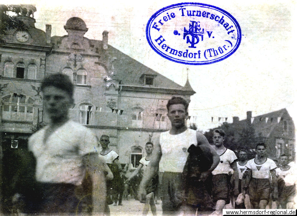 25.08.1926 - Umzug der freien Turnerschaft in der Naumburger Straße,