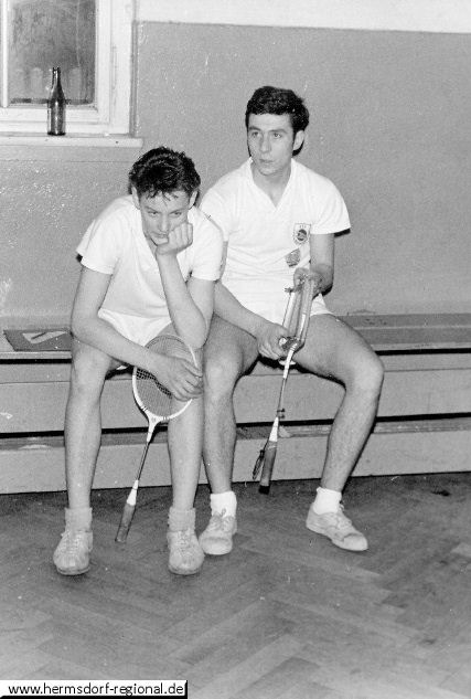 Wettkämpfe zur Bezirksmeisterschaft 1963 in der Turnhalle der Friedensschule  Hermsdorf Hans-Gerd Geilfuß und Peter Ziener (rechts) - damals Stahl Maxhütte Unterwellenborn