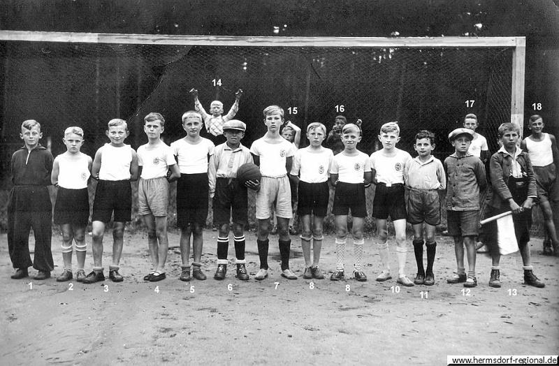1928-UM-04-Kinder