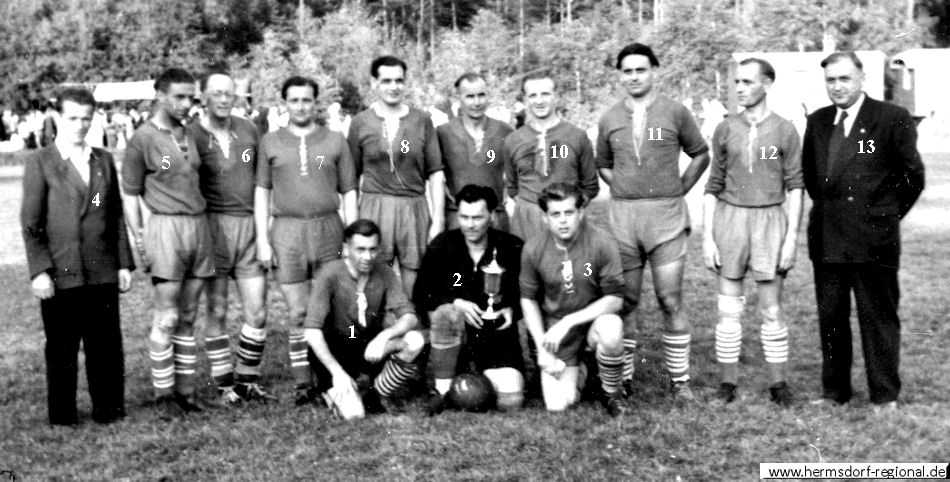 Fußballmannschaft „Weißes Haus“ bei einer Betriebsmeisterschaft ca. 1958