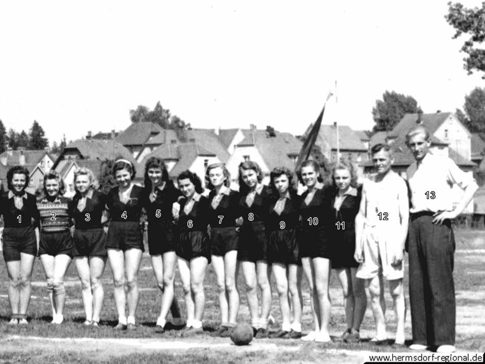 1950 Handball auf dem Rathausplatz 