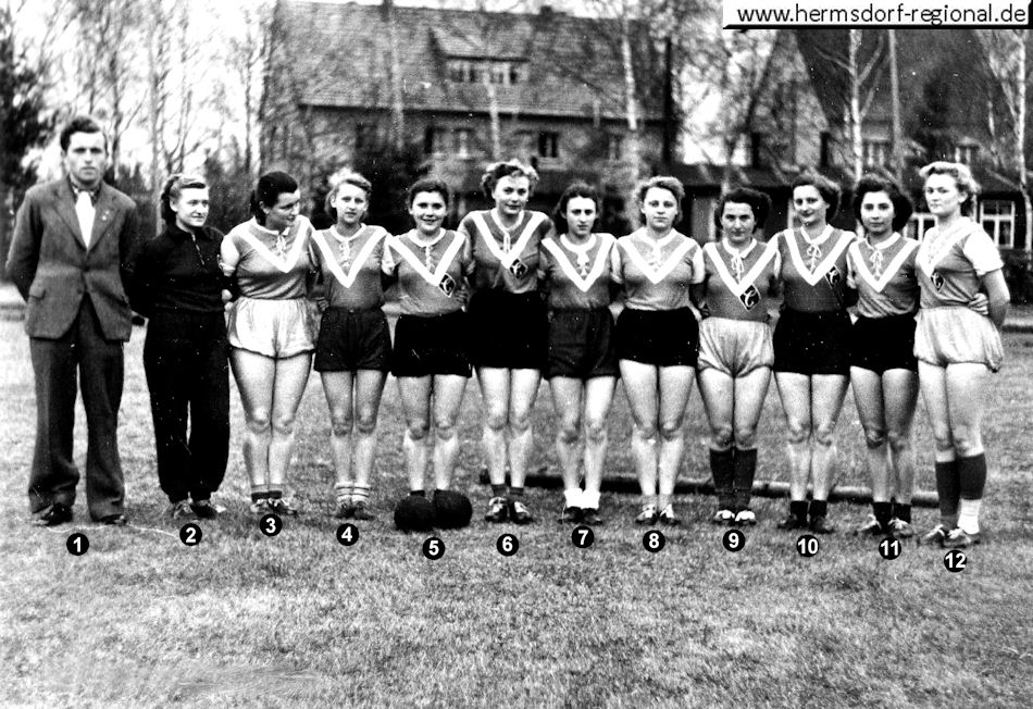 09.11.1950 bis 1954 BSG „Chemie Hermsdorf“ - Frauen Großfeldmannschaft