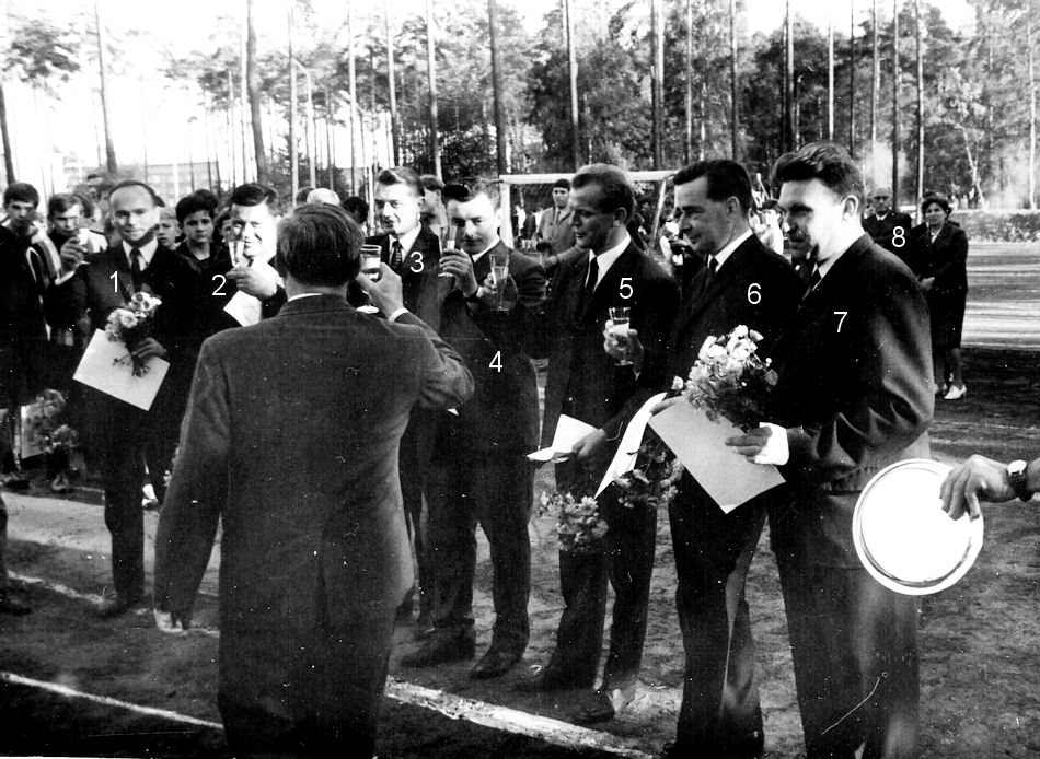 BSG "Motor Hermsdorf" Auszeichnung von Handballern um 1970 