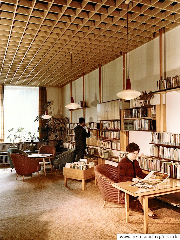 Blick in die Bibliothek im Kulturhaus "Völkerfreundschaft" in den 1970er Jahren.